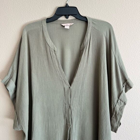 Green V Neck Blouse - Picture 3 of 4